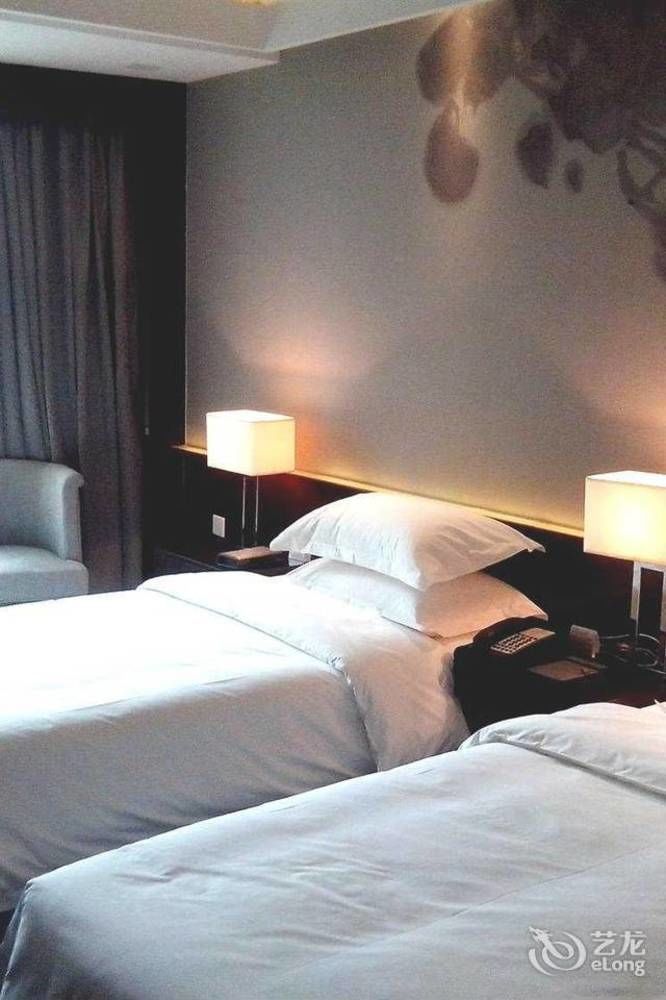 Fortune Century Hotel Джухай Екстериор снимка