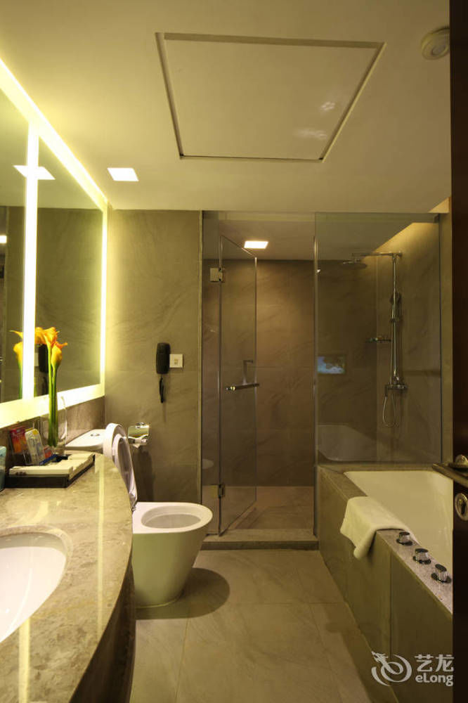 Fortune Century Hotel Джухай Екстериор снимка