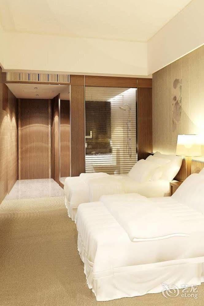 Fortune Century Hotel Джухай Екстериор снимка