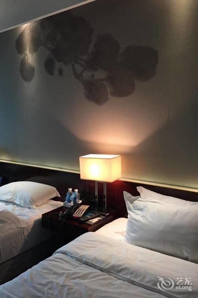 Fortune Century Hotel Джухай Екстериор снимка
